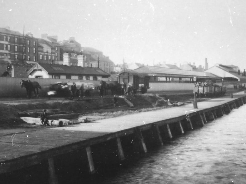 The Great Northern Railway Station and old wooden wharf, as seen from Carlisle Bridge. The wharf was removed in 1924.