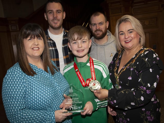 The Mayor, Sandra Duffy pictured with Lucas, his dad and coach Eathan and fellow coaches Mandy McNulty and Shaun O’Donnell.