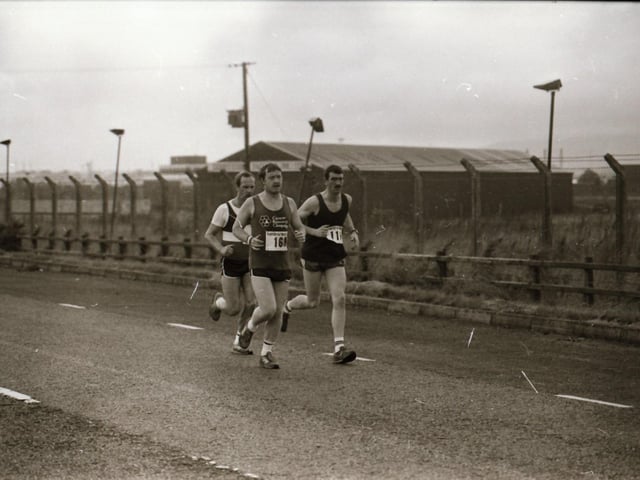 Runners at the Waterside Half Marathon in 1985.