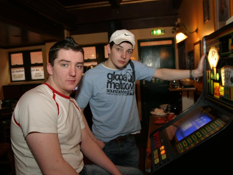 Punters enjoying a meal or a pint at Beckett's in May 2004.