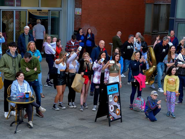Revellers at the Millennium Forum Piazza over the Jazz Festival weekend. Photo: George Sweeney.  DER2217GS – 091