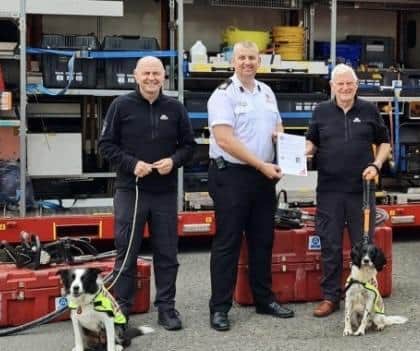 Dog Teams L-R Raph O’Connor & Floss, Aidan Jennings NIFRS, Neil Powell & Nelly SARDA IN signed MOU with the NIFRS