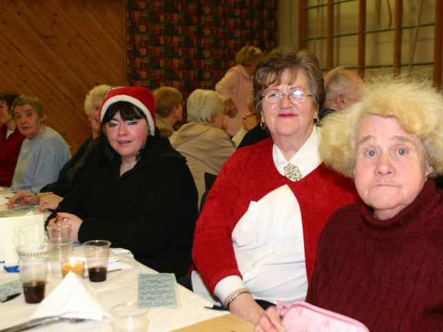Some of the local residents having ag ood time at the Christmas party in the Fountain P.S. 1800/DD : Christmas and New Year Parties 2006.