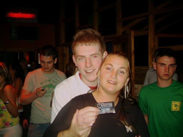 Exif-JPEG-422 : Out Last Night pictures in Derry bars in May 2005.