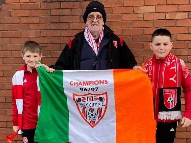 Eddie McClelland with grandson Dónall and Dónall's cousin Cáel.