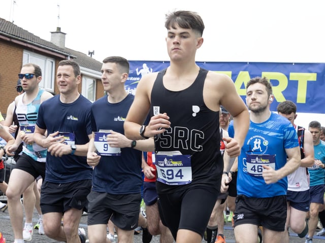 Adam Vaughan among a group of runners. (Photo: North West Newspix)