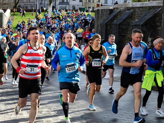 Runners taking part in the Bentley Group Walled City 10 Mile race, Ebrington Square. (Photo - Tom Heaney, nwpresspics)