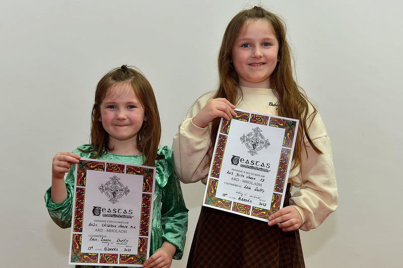 Erin Louise Duffy (left)was Highly Commended in P2 Children’s Verse and her sister Leia was Highly Commended in P3 Girls Verse at the Feis Dhoire Cholmcille on Friday at the Millennium Forum. Photo: George Sweeney.  DER2315GS – 200