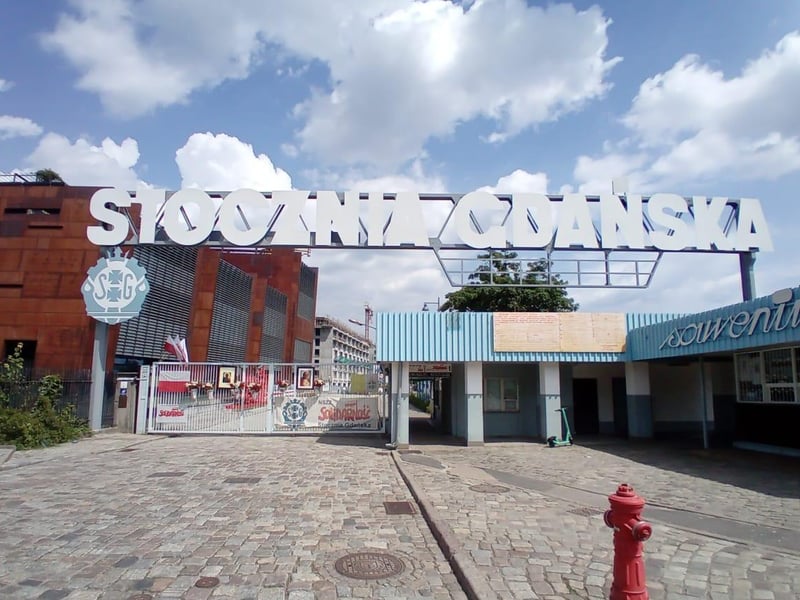The entrance to the Gdánsk Shipyard.