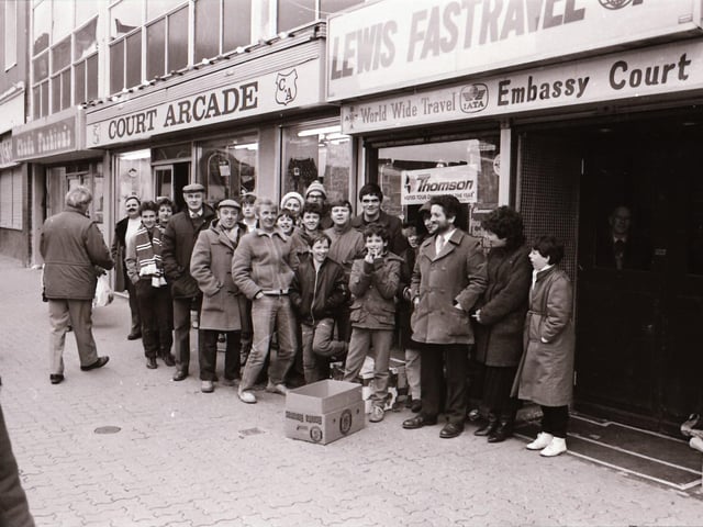 Queues for Derry City v Harps tickets.