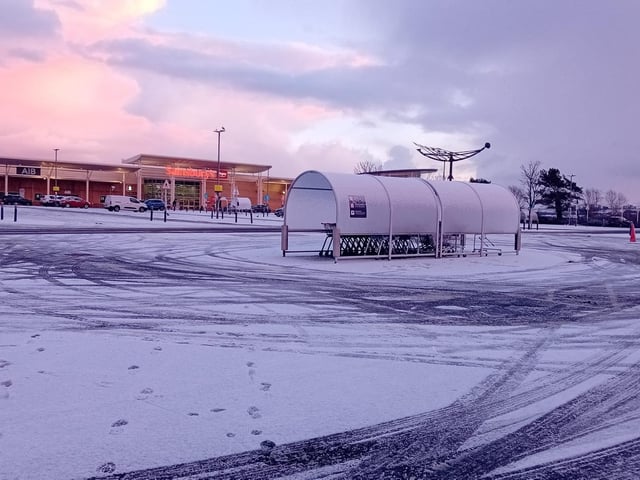 With the cold weather continuing Derry woke to a blanket of white on Thursday morning and the riverfront took on the aspect of a winter wonderland.