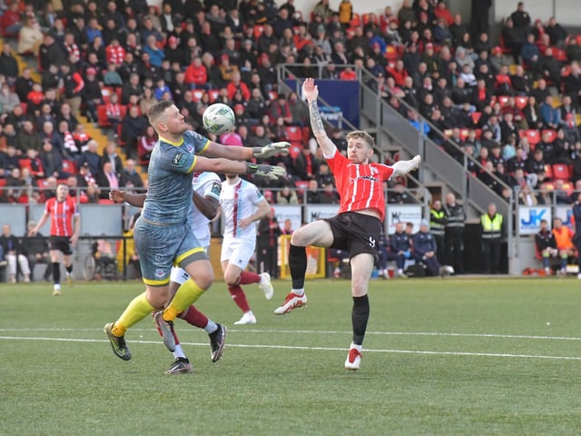 Jamie McGonigle has an early chance but is thwarted by Drogheda keeper Colin McCabe