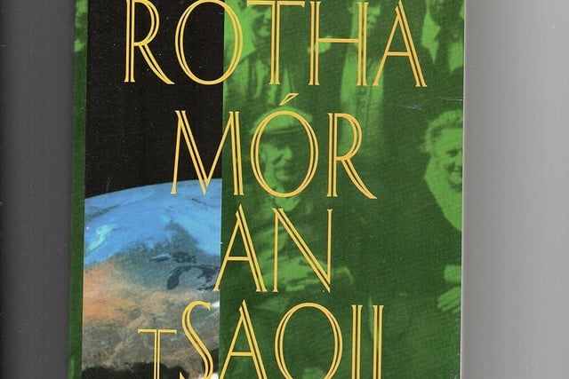 Also available as 'The Hard Road to Klondike' (translated by Valentin Iremonger), 'Rotha Mór an tSaoil' is the incredible life story of Cloughaneely native Micí MacGabhann. It tells of his journey from the Donegal Gaeltacht, all the way to the Klondike gold rush in the Yukon in the late 19th century and all the 'big wheel of life' threw at him in between.