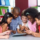 Parents support use of educational technology by children (photo: Adobe)