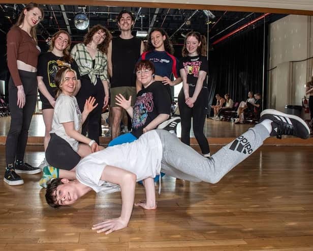 Local young people had the unique opportunity to train with a West End professional when pupils from St Joseph’s Boys School, St Cecilia’s College and performing arts students from the North West Regional College took part in an exclusive dance workshop at the Millennium Forum.