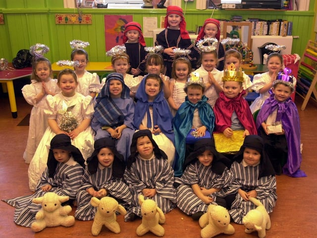 Derry nativities and Christmas shows from December 2003