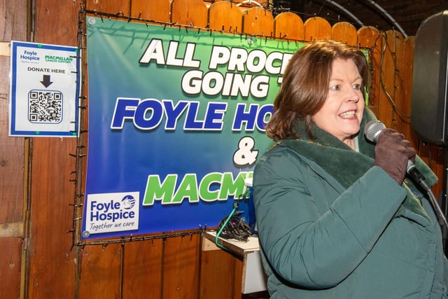 The Mayor Councillor Patricia Logue was on hand at Amelia Court in Steelstown to switch on the Christmas Lights and meet Mr and Mrs Claus whose Grotto officially opened for the festive period until Christmas Eve. This year donations are in aid of the Foyle Hospice and Macmillan Cancer Support