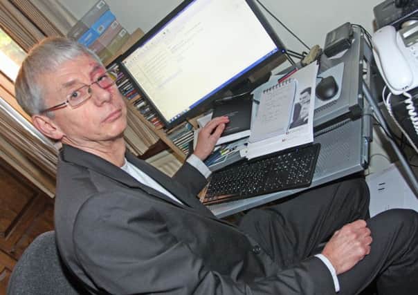Paul Gosling. 1111Jm03