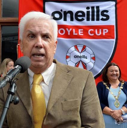 Mr Foyle Cup, Michael Hutton speaking in Guildhall Square, during  the Foyle Cup City Centre parade on Tuesday morning last. DER3019GS-031