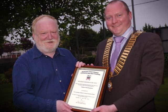 The Mayor of Buncrana Councillor Lee Tedstone awards playwright Frank McGuinness with the Honourary Freedom of the Town. (2505PG30)
