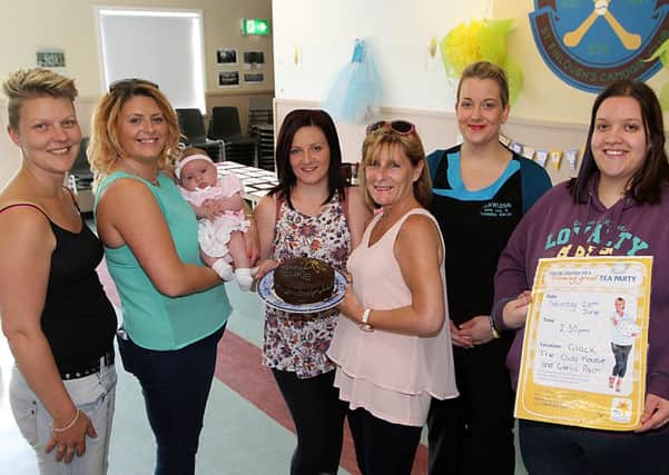 Friends Hayley Walker with Lynsey Ferris, Michelle McMichael, Roberta Purdy, Naomi Duffy and Kirsten Davis. INLV2615-377KDR