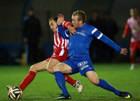 Former Ballinamallard United's Raymond Foy has signed with Institute until the end of the season.