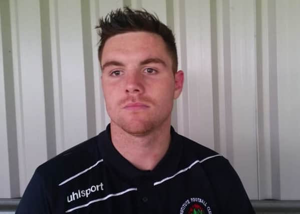 Striker Sean McCarron has signed for Limavady United.