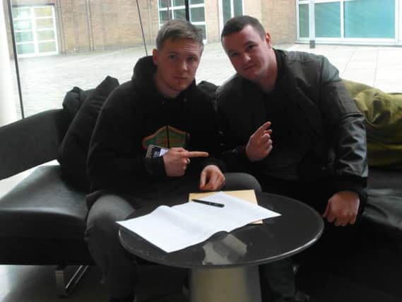 Derry super middleweight, Sean McGlinchey signs professional terms with promoter/manager Kieran Farrell.