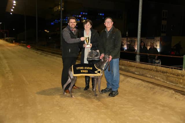 The Track Bookmakers A4/A5 Tri-Distance Final 550/575/600 was won by Conlig Belle from trap No.2 in a time of 33.17. Paul Murphy, RM at Lifford Stadium, made the presentation to Mrs Linda Mc Allister, wife of the trainer, Mr Samuel Mc Allister, who is holding the winner.
