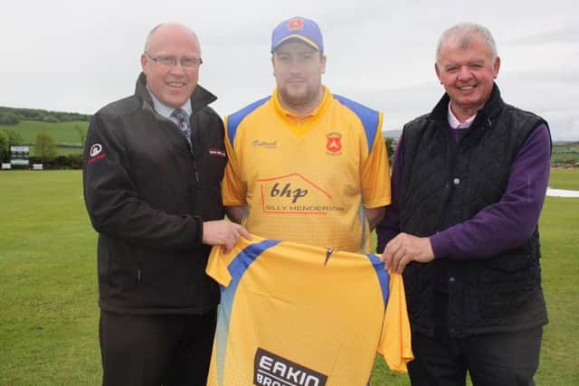 Peter Eakin and Billy Henderson presented a new kit to Bonds Glen skipper Graham Boyd at the weekend