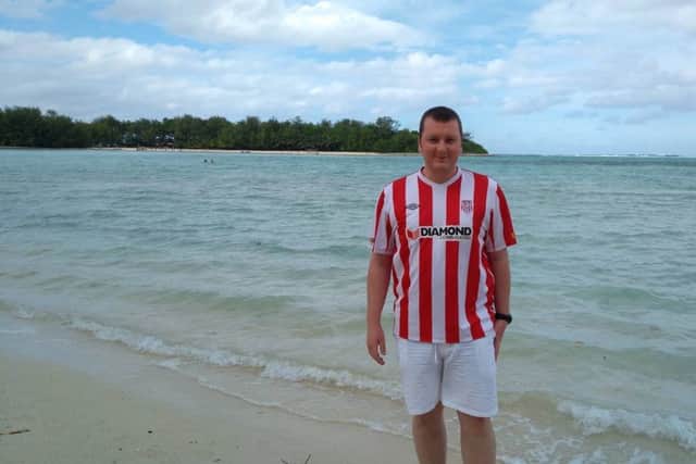 Derry City fan Brendan Carroll enjoy his holiday in the Cook Islands.